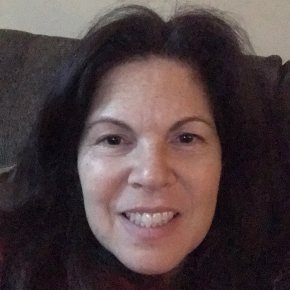 Meet your Posher, Robyn - Picture 1 of 1